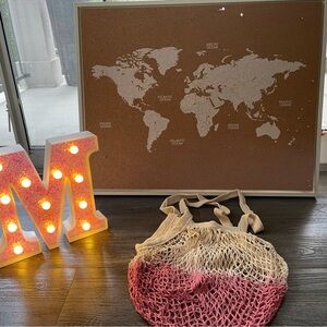 Note board Marquis letter M and ombré mesh bag